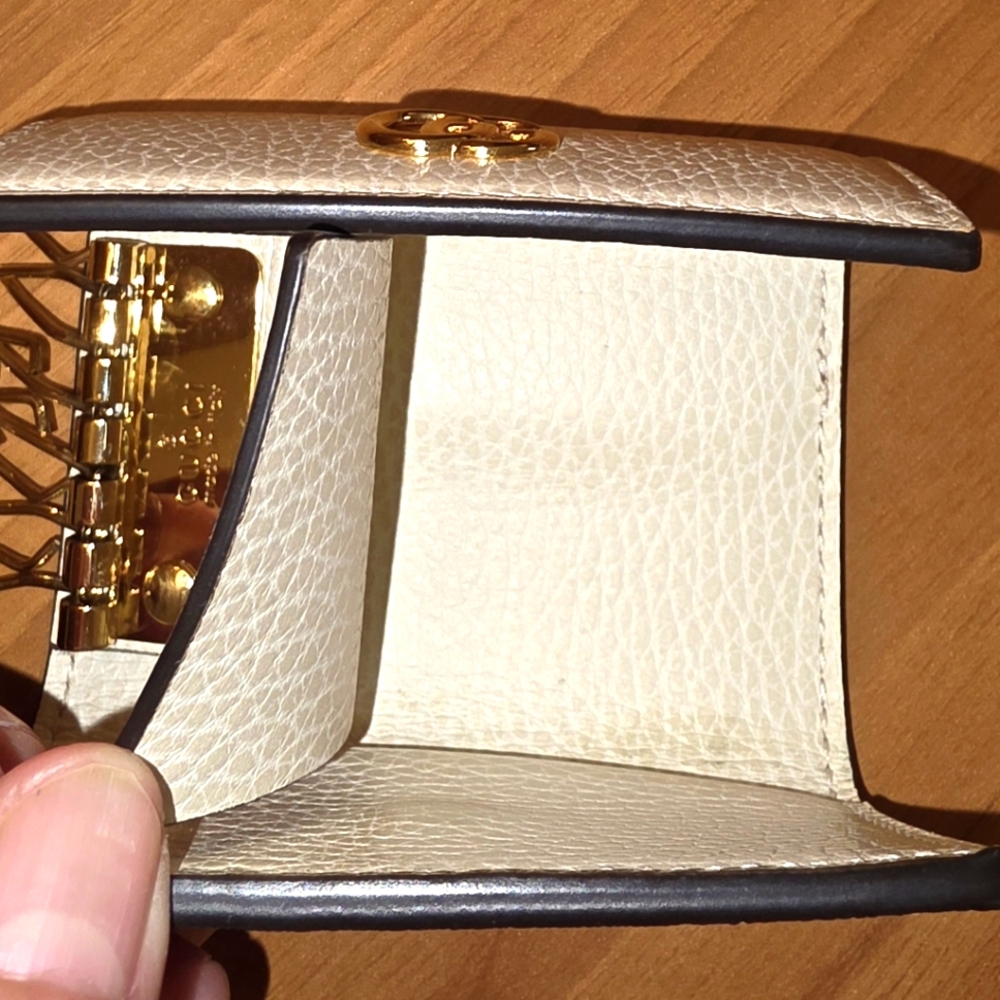Gucci Key Holder - Picture 8 of 8